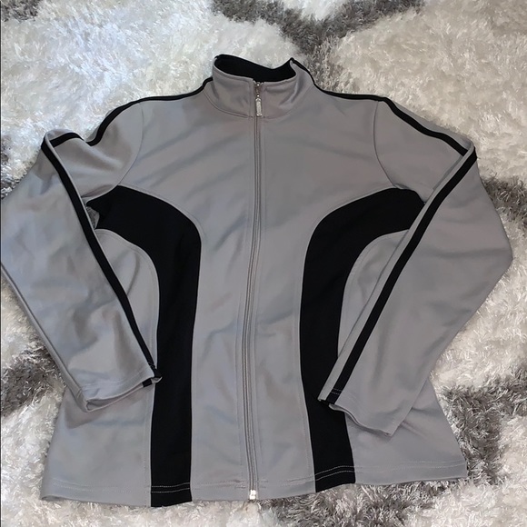 MetroStyle 2pc jogging suit. - Picture 2 of 6